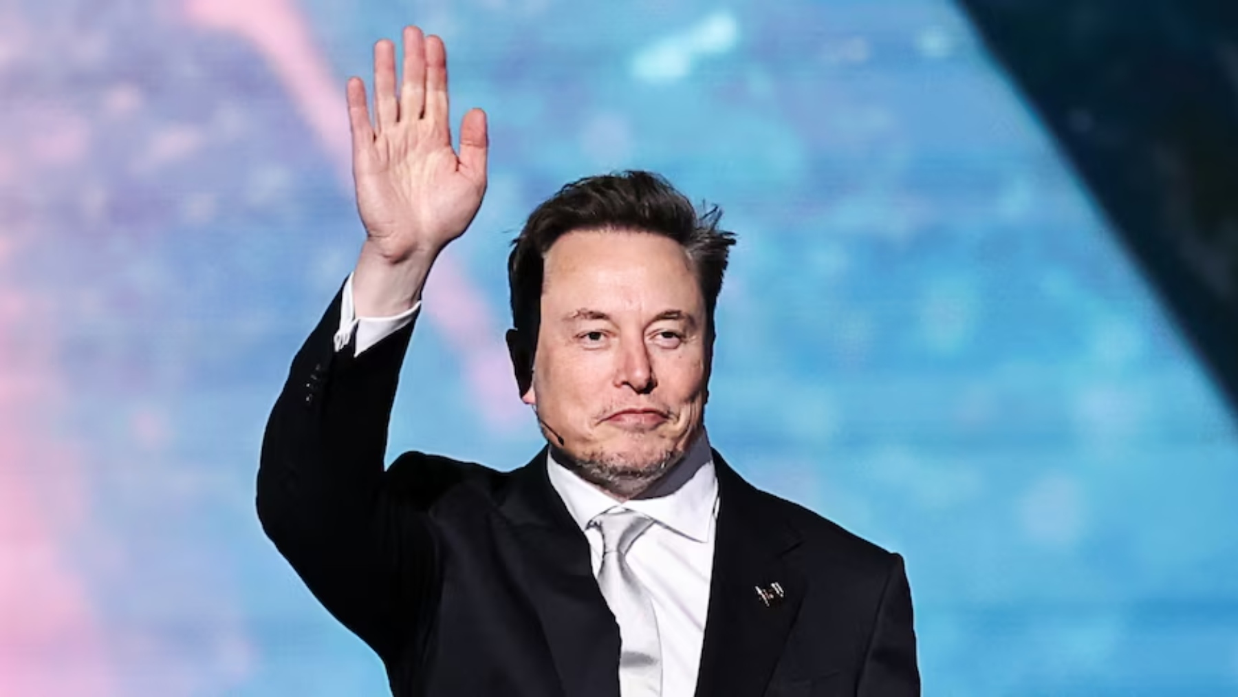 Confirmed—Elon Musk plans to transform millions of Tesla cars into a giant artificial intelligence brain