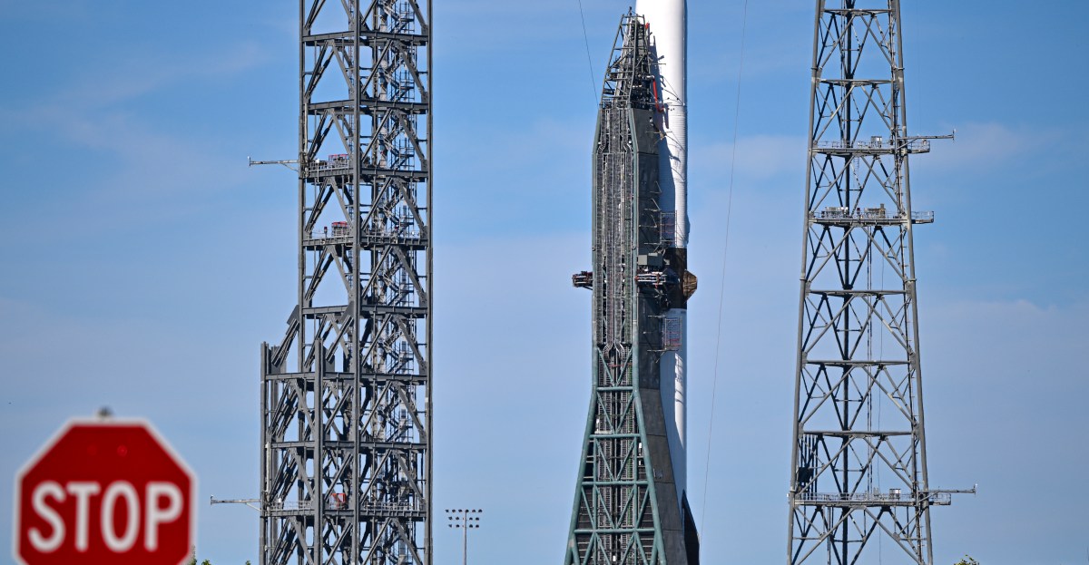 Blue Origin scrubs second New Glenn launch