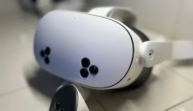 Can Wearing Virtual Reality Goggles and Smart Glasses Actually Damage Your Eyes?