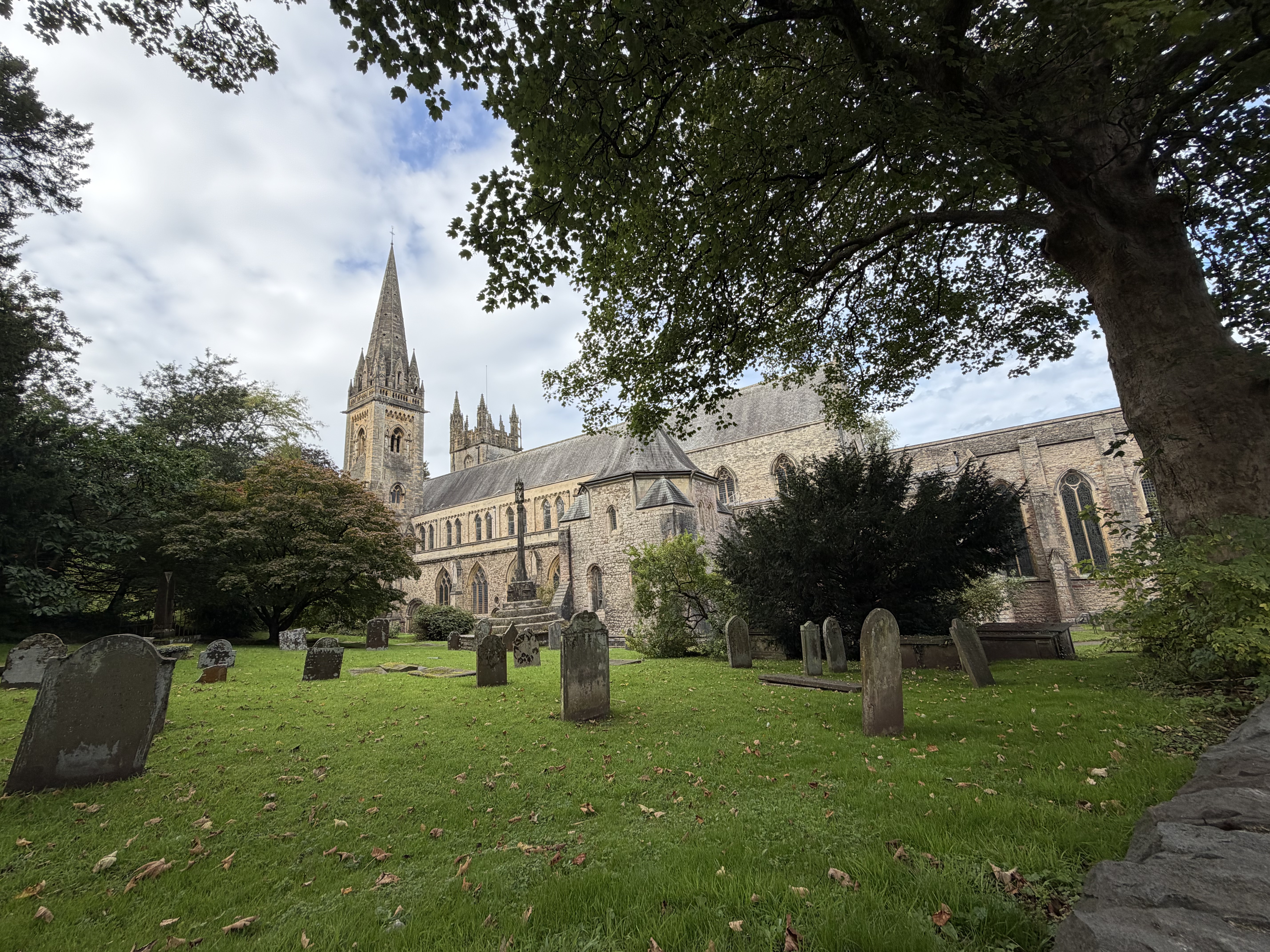 iPhone 17 ultrawide lens