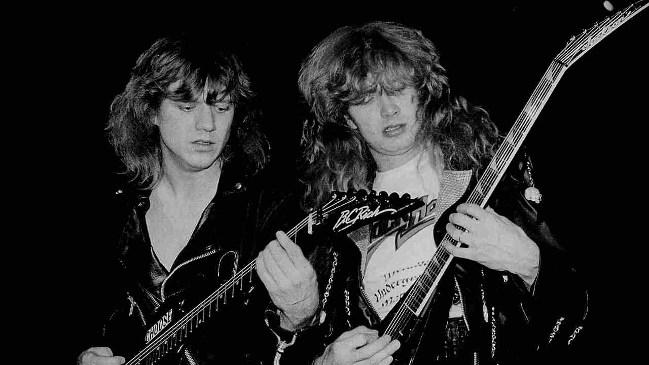 Megadeth&rsquo;s Chris Poland and Dave Mustaine performing onstage in early 1987