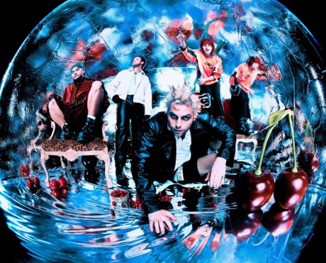 EVERYONE’S A STAR! 5 SECONDS OF SUMMER RETURN WITH REFLECTIVE NEW ALBUM