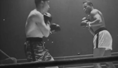 Sugar Ray Robinson KOs Jean Stock