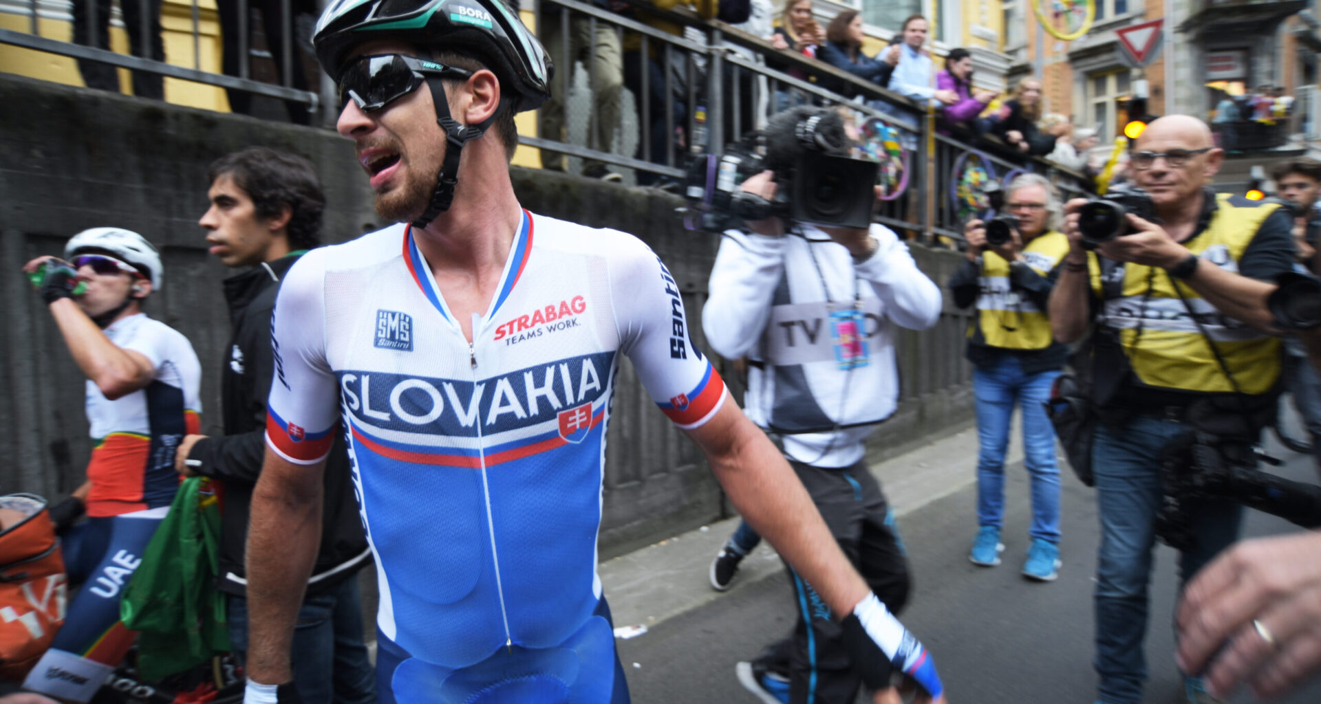 "With 2 hours to go, you already know who'll win"