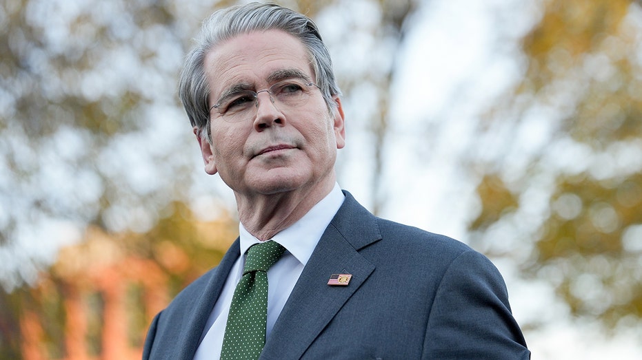 Scott Bessent on White House lawn