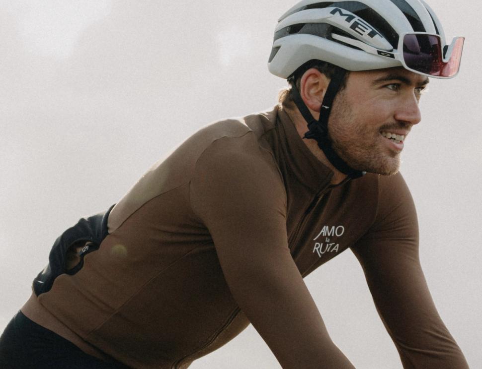 2025 Ama la Ruta long sleeve jacket