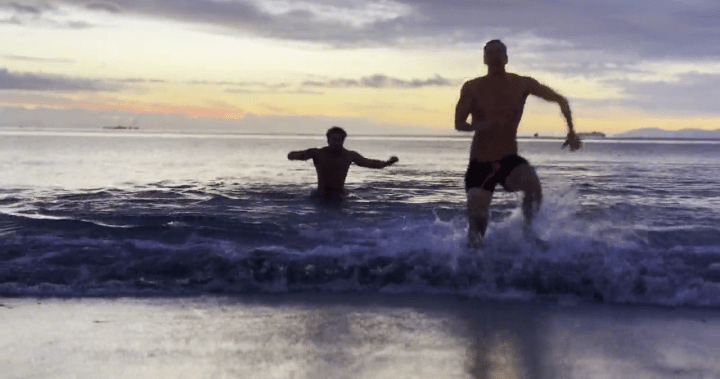Curious sea lion surprises 2 friends taking a cold plunge near Victoria - BC