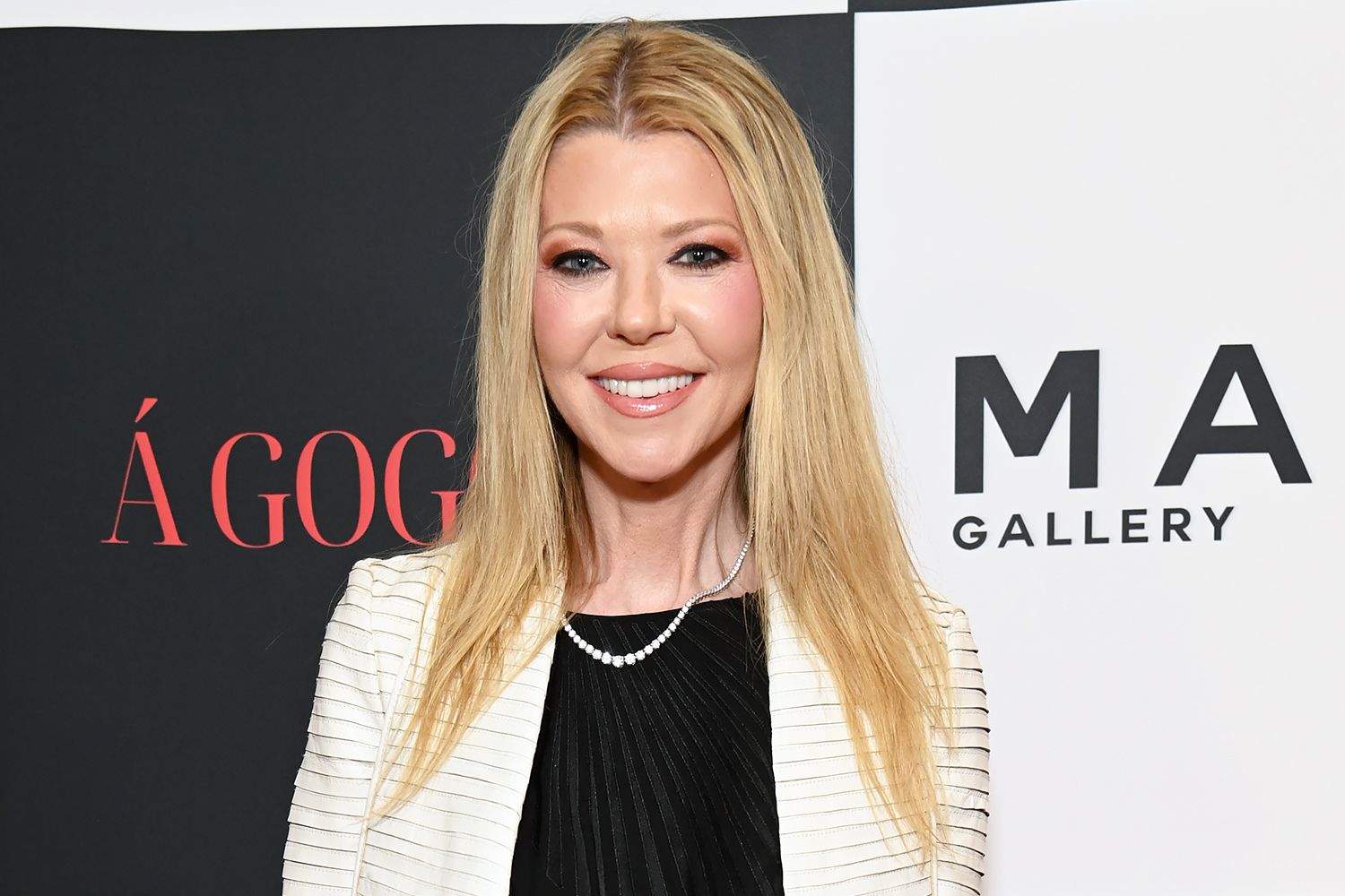 Tara Reid Taken Out of Chicago Hotel on a Stretcher