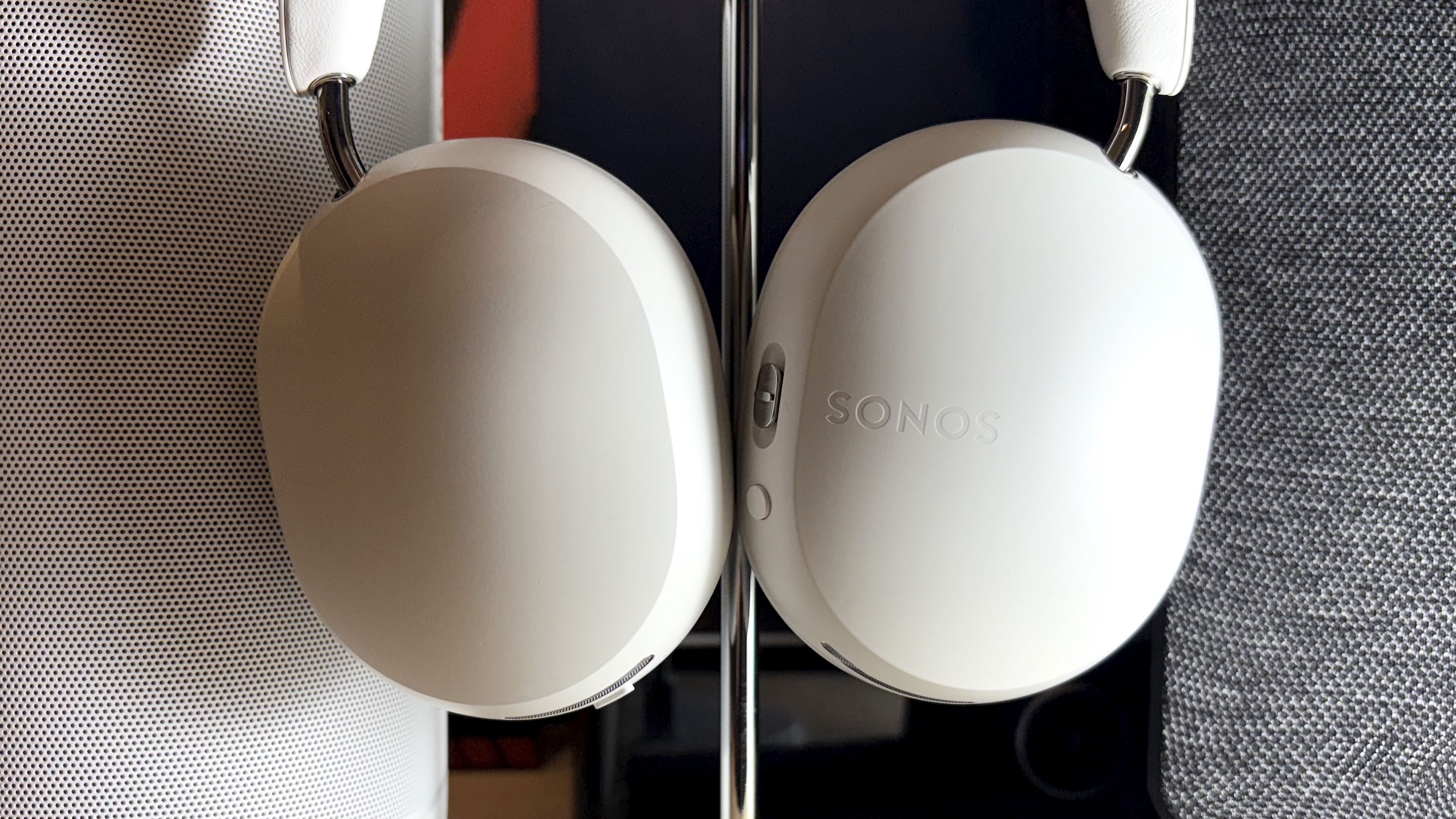 A selection of Sonos products and AI in music apps, to suggest the crossover (and rivalry)