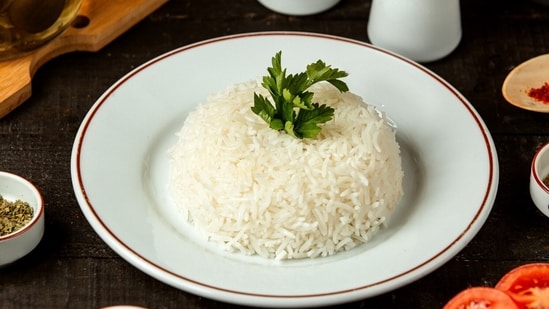 Rice is a staple in the Indian plate but it spikes blood sugar quickly. Find out what are the healthier alternatives. (Picture credit: Freepik)