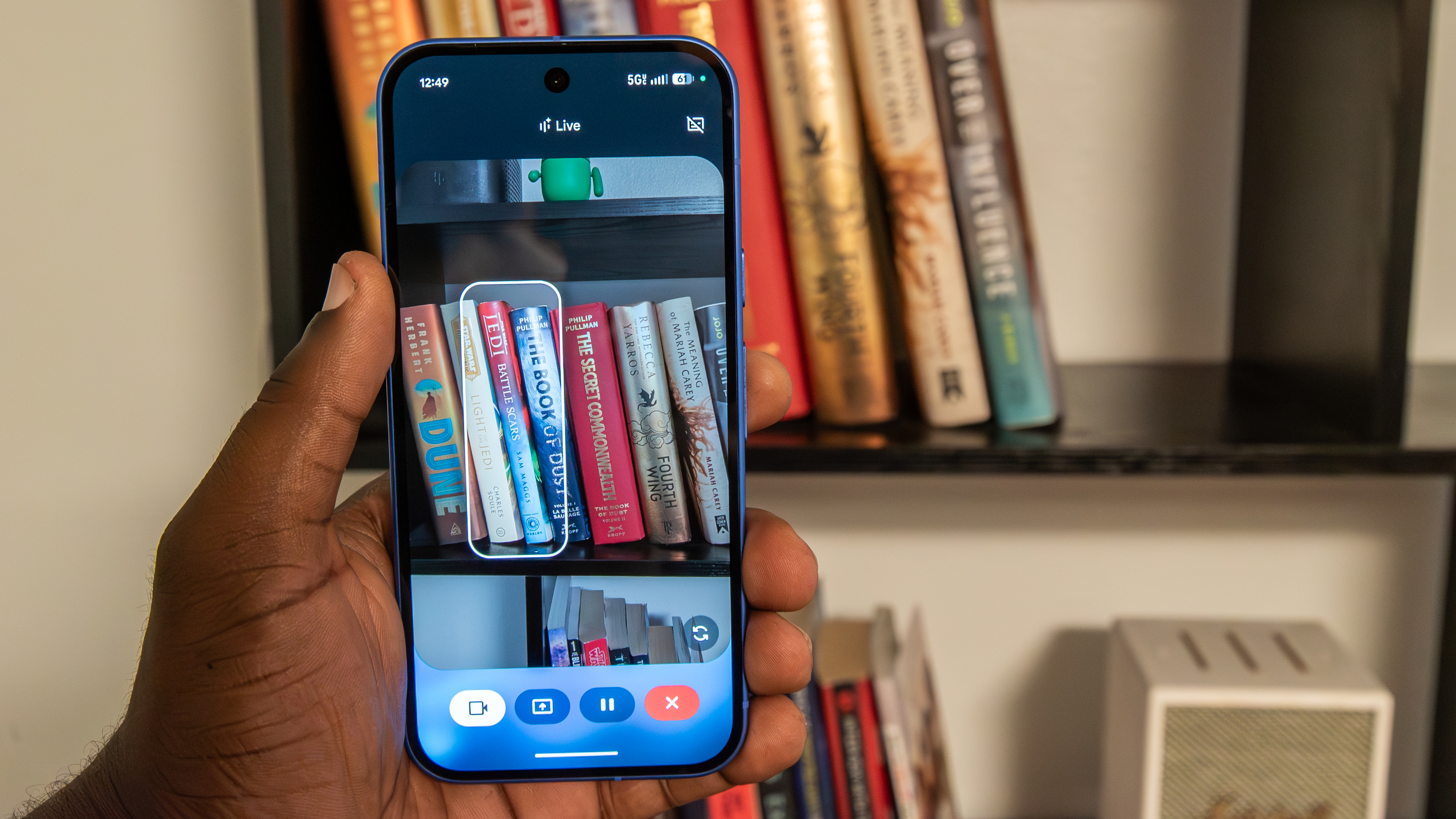 Gemini Live on the Pixel 10
