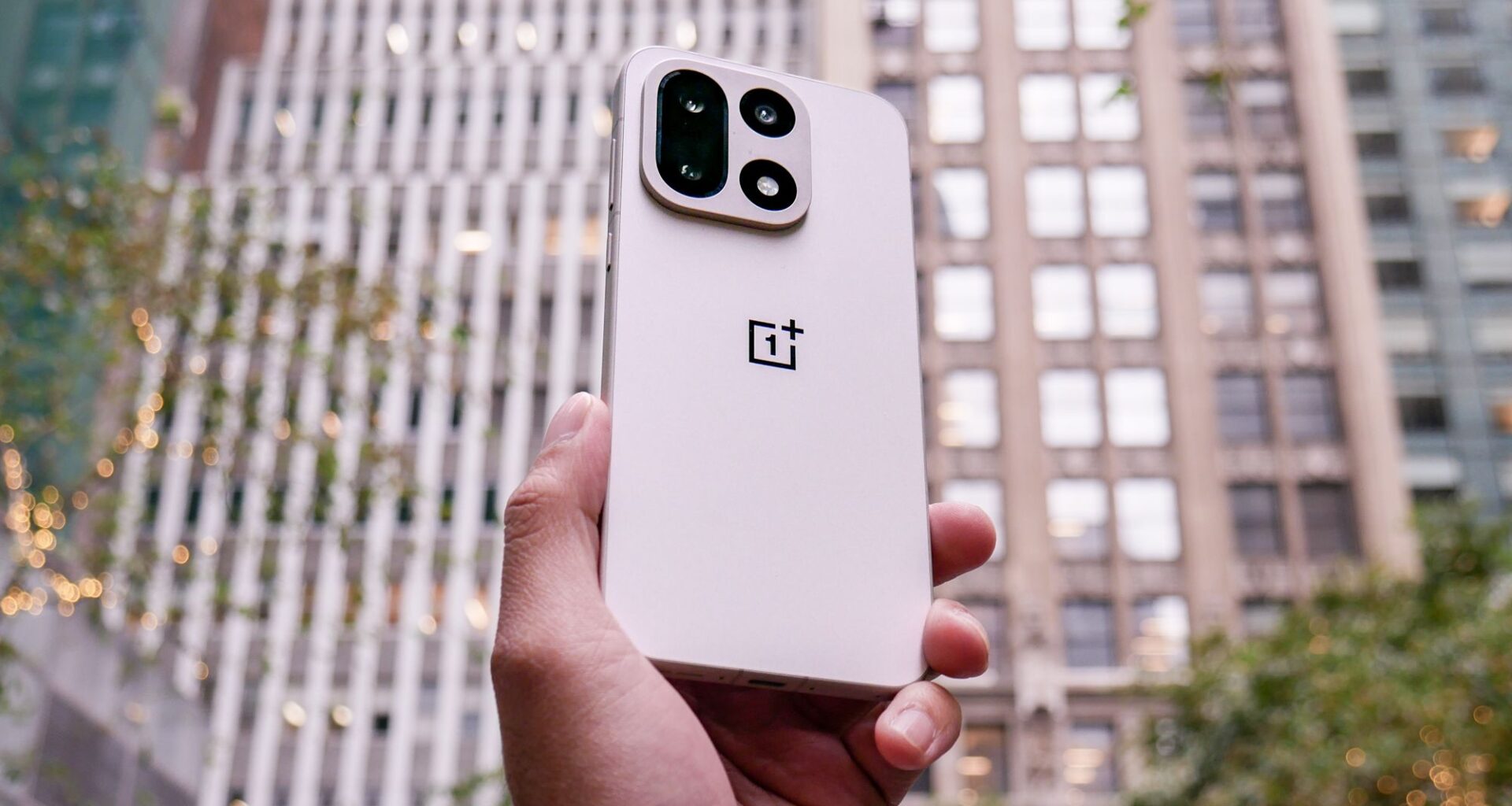 I've spent 2 weeks with the OnePlus 15 — 7 ways it beats the Galaxy S25 Ultra