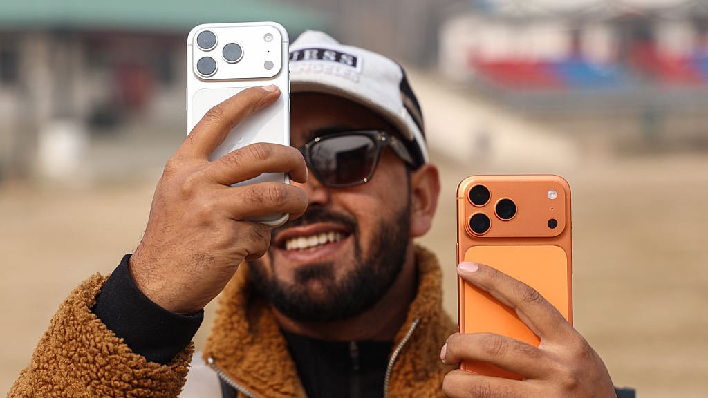 iOS 26.2 Brings Upgrades for Liquid Glass, AirDrop, and Apple Music