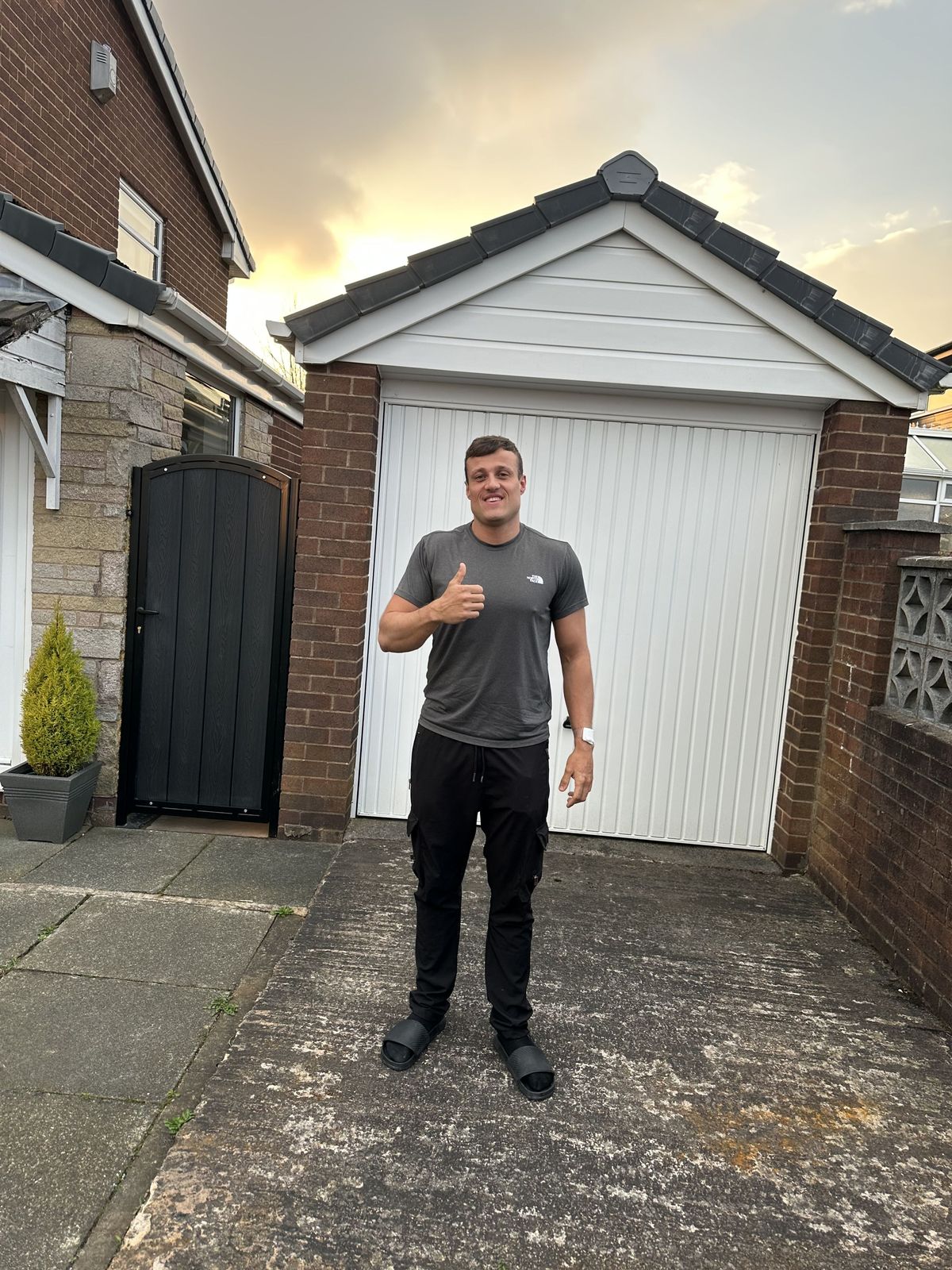 Ryan arriving home after being in hospital (Kennedy News and Media)