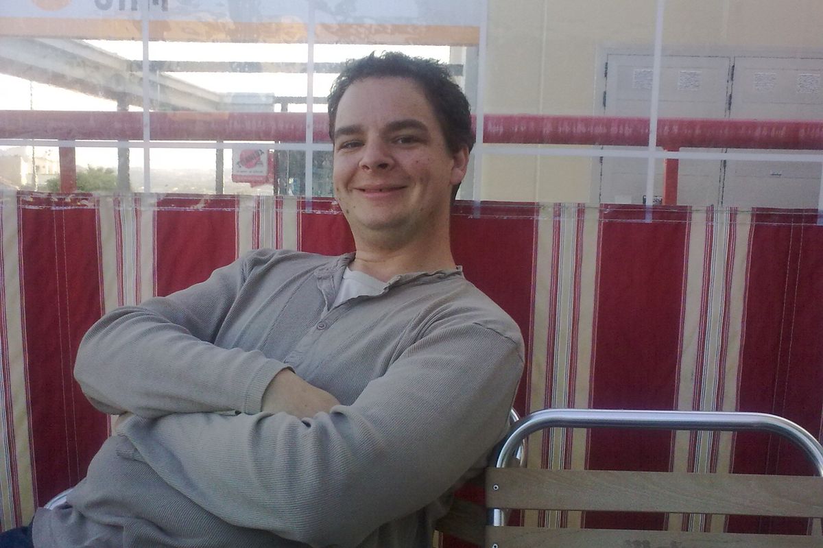 The family of a popular gamer and musician Scott Fielding from Cornwall who died from an aggressive brain tumour has welcomed the announcement of £2.8 million of funding into brain tumour research at the Brain Tumour Research Centre of Excellence at the University of Plymouth