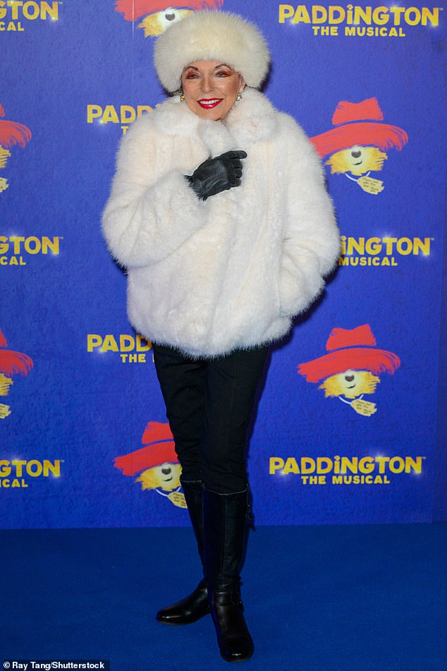 The Hollywood legend, 92, showcased her typically glamorous sense of fashion as she arrived at the theatre show wrapped up from the cold in a fluffy white coat and hat