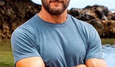 Jonathan LaPaglia has reportedly returned to Australia for the holidays, but it seems the former Australian Survivor host has more on his mind than Christmas crackers and New Year's Eve celebrations