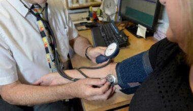 NHS shares tips and tricks to get help quickly this winter