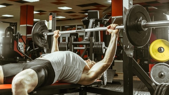 A 55‑year‑old man in Brazil died after a bench‑press accident -- while he was lifting, the barbell reportedly slipped from his hands and struck his chest. (Representative picture: Freepik)