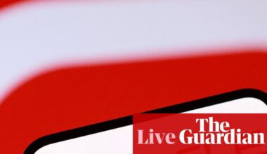 Oracle shares slide as earnings fail to ease AI bubble fears – business live | Business
