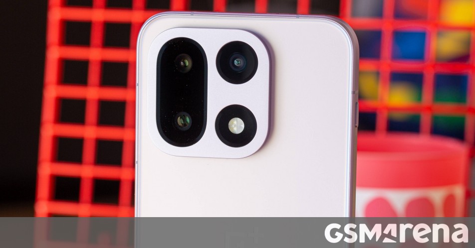 OnePlus 15 gets Neon camera filter and bypass charging support for non-gaming activities with the latest update