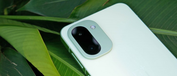 Design, display, charging test, speakers