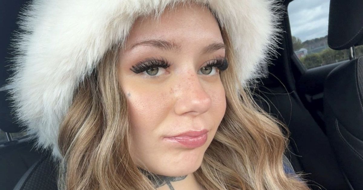 Kayley Boda. A woman has shared a warning after being diagnosed with lung cancer at just 21, after she started vaping aged 15. Kayley Boda, 22, began to notice something was wrong in January 2025 when she began coughing up a brown substance with “grainy bits” in it. The retail assistant, from Manchester, said that doctors turned her away around seven or eight times, telling her that she had a chest infection, until she began coughing up blood. Doctors then X-rayed Kayley and found a shadow on her lung, which they told her they were “99% sure”, wasn’t cancer.