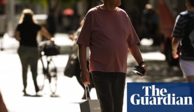 Australians expected to spend big on Boxing Day as shoppers warned of deceptive sales tricks | Consumer affairs