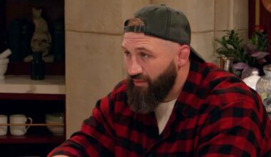 Joe Marler takes on Jake Heenan