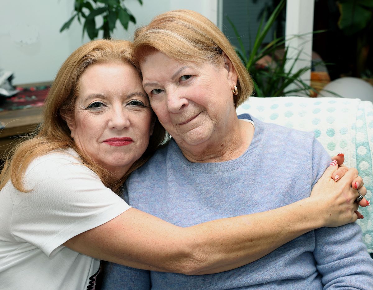 Lucinda with her niece Debbie