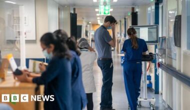 Hospitals warned end-of-life care crisis threatening treatment