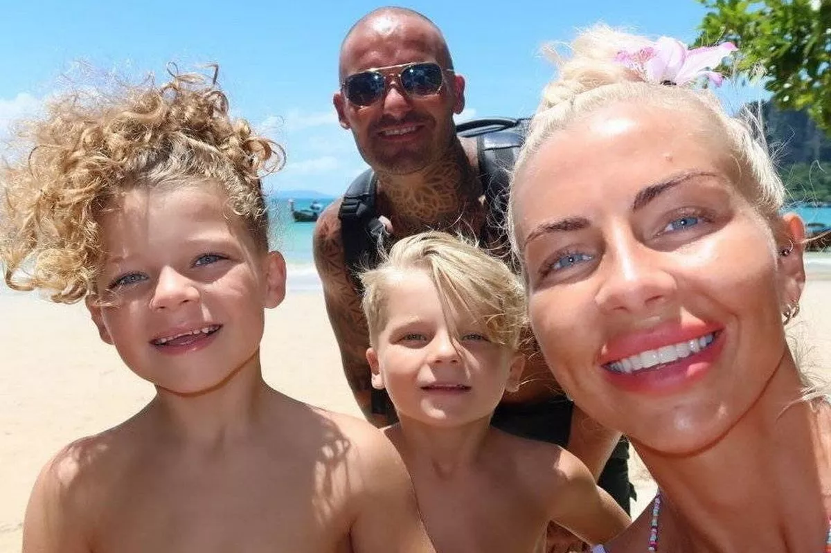 Holly and Craig McGougan with kids Theo and Zach