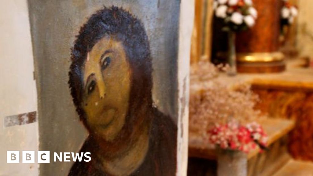 Spanish woman who found fame for botching fresco restoration dies
