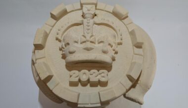 Why is there a stone carving of a lamprey pie in Highgrove?