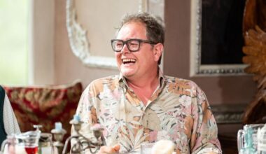 Celebrity Traitor Alan Carr heading to Swindon Wyvern Theatre