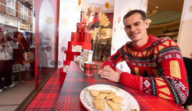 Andy Murray spotted inside window display in London