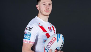 Young St Helens forward Cole Marsh signs a new contract