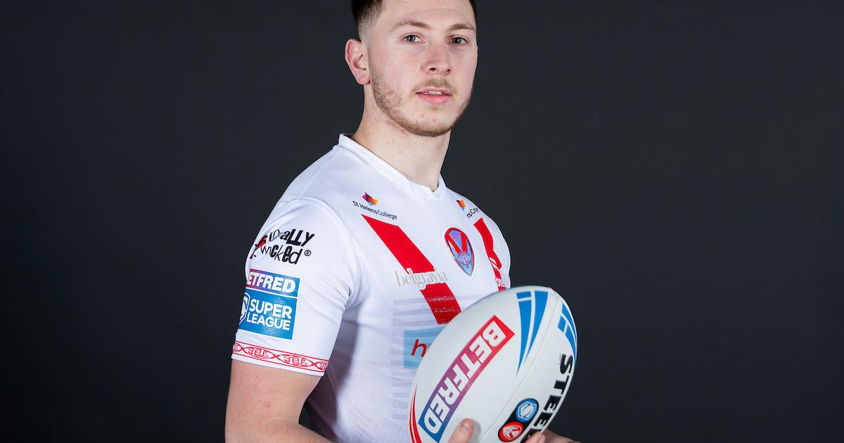 Young St Helens forward Cole Marsh signs a new contract