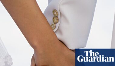 Humans rank above meerkats but below beavers in monogamy league table | Science