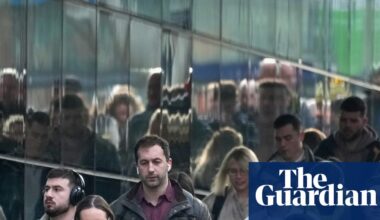 Downing Street vows to force employment rights bill through Lords | Employment law
