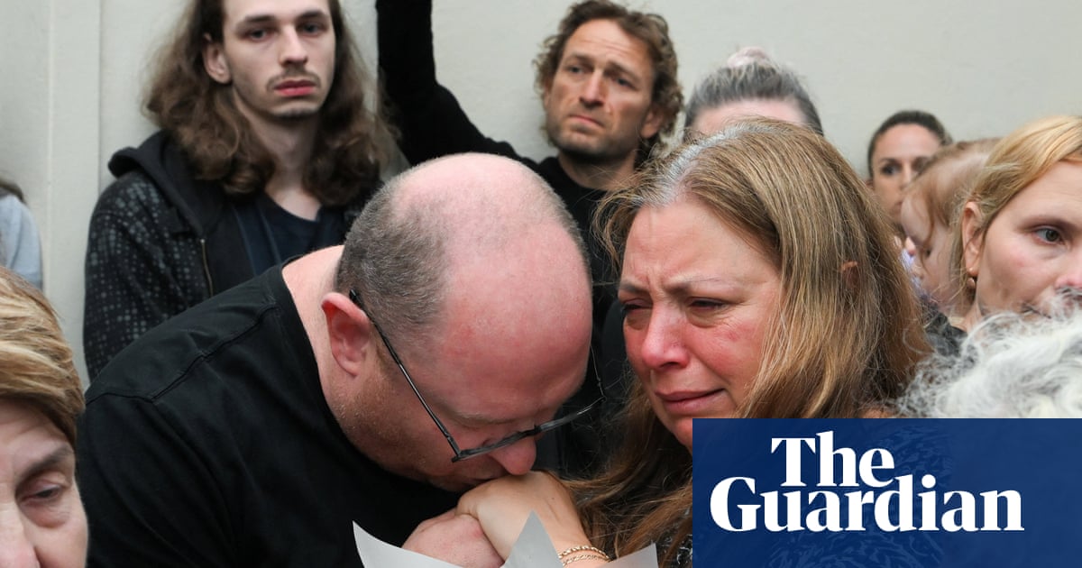 ‘Remember her name’: heartbreak in Bondi as huge crowd mourns Matilda | Bondi beach terror attack
