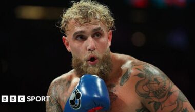 Jake Paul lands a right hook Julio Cesar Chavez Jr