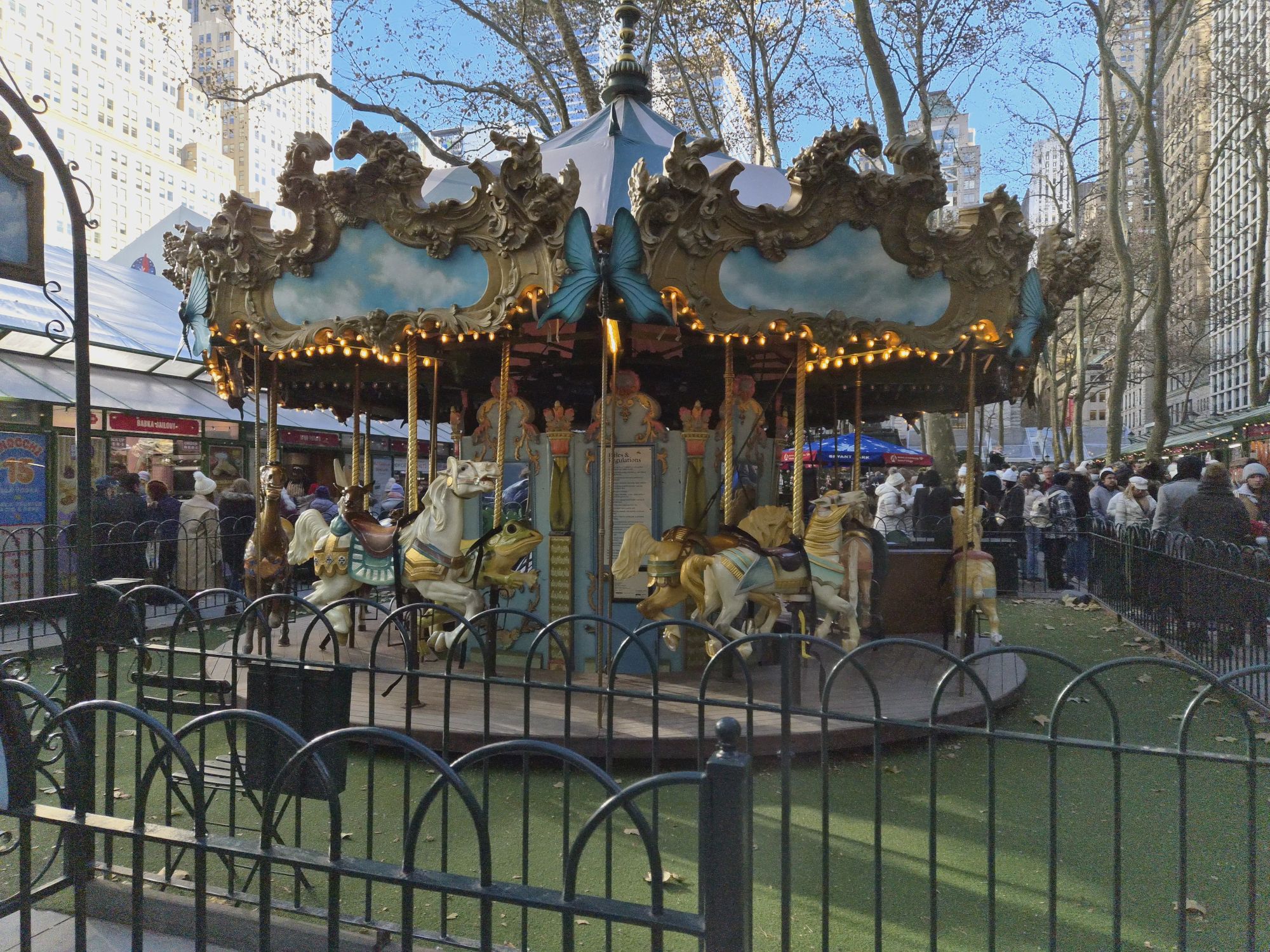 Galaxy Z Flip 7 Expert RAW sample.