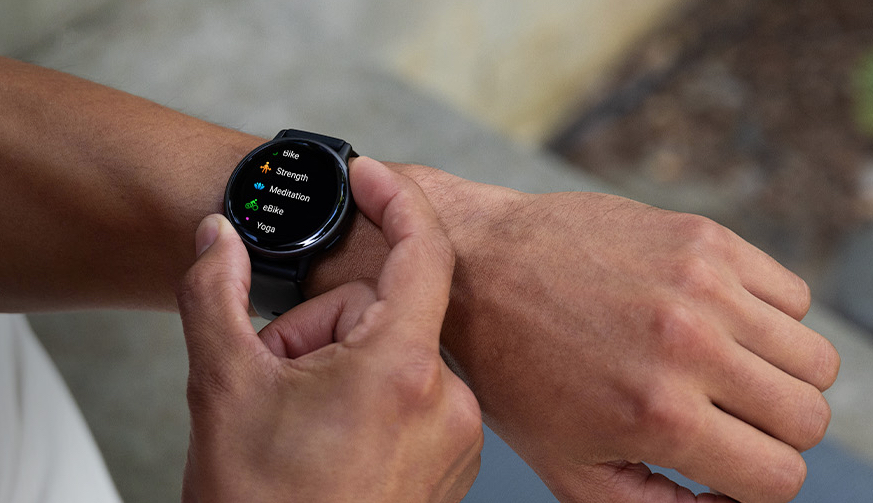 A garmin smartwatch display on someone's wrist