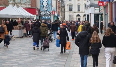 High street fury as independent shop owner blames NHS 'fat jabs' | UK | News