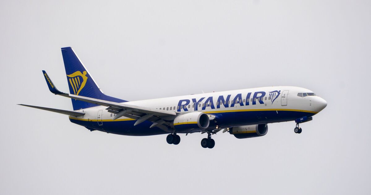 Ryanair chaos as flight to Tenerife in mid-air emergency with 'passengers hurt' | UK | News