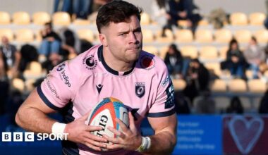 Mason Grady carries the ball for Cardiff against Zebre