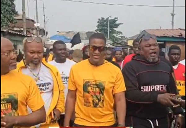 Bukom Banku, Ayittey Powers spotted with Sharaf Mahama ahead of 'showdown' bout