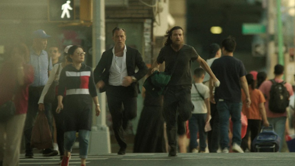 Jude Law and Jason Bateman in "Black Rabbit" (Netflix)