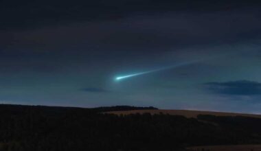 Cctv Catches Meteor Lighting Up The Sky Over Mount Fuji In Breathtaking Scene